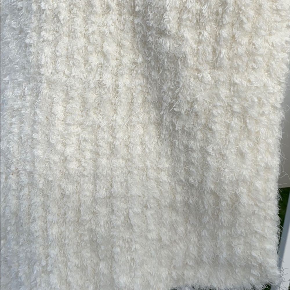Anthropologie fuzzy white scarf - Picture 4 of 7